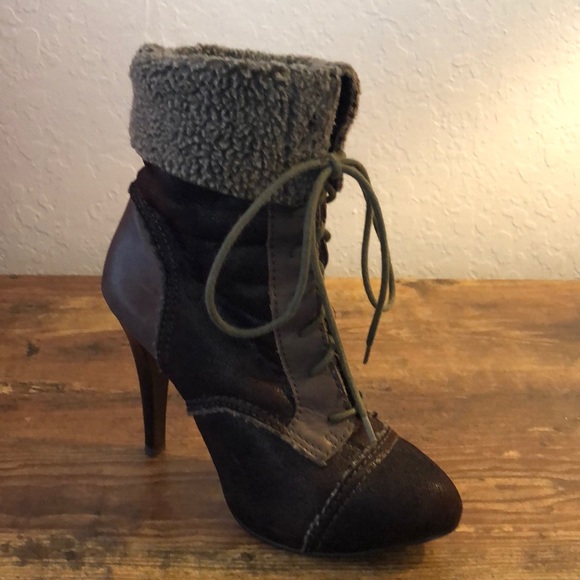 Max Studio boots - Picture 2 of 3